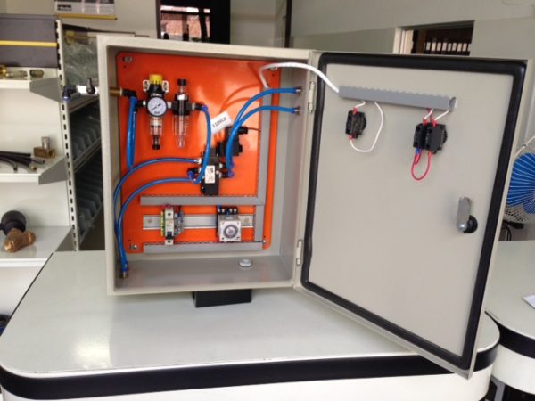 Exemplo_painel_eletropneumatico